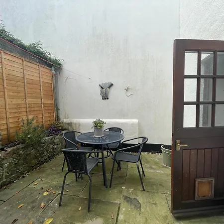 Secluded Garden Sanctuary In Charming Clifton Village Nyaraló *