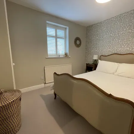 Secluded Garden Sanctuary In Charming Clifton Village * Bristol